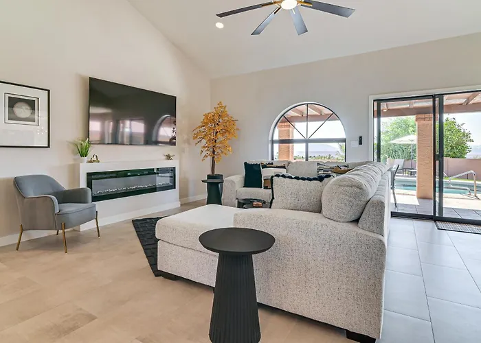 Holiday home Mtn-view Oasis W/ Private Pool! *