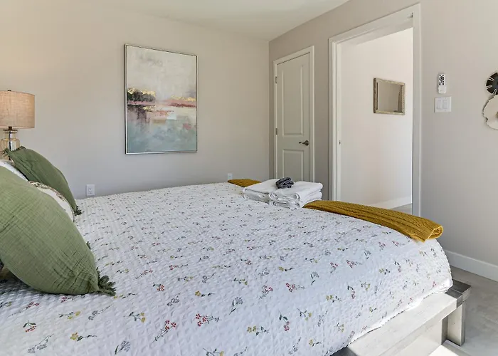 Holiday home Mtn-view Oasis W/ Private Pool! *